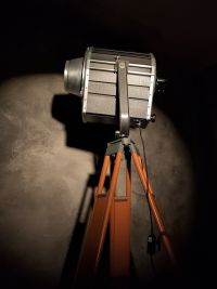 Spotlight cinematografico, prodotto negli anni 70 a Berlino est – miniatura 7