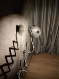 Lampada industriale con soffietto prodotta negli anni '60 con cupolino completamente orientabile – miniatura 15