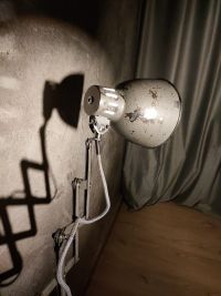 Lampada industriale con soffietto prodotta negli anni '60 con cupolino completamente orientabile – miniatura 13
