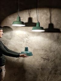 Lampada a sospensione vintage verde bottiglia 26 cm, Polonia anni '50-'70 – miniatura 1