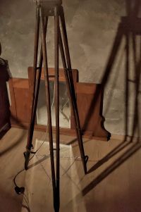 Faro vintage originale da magazzino con treppiede in legno, Polonia anni '70 – miniatura 21