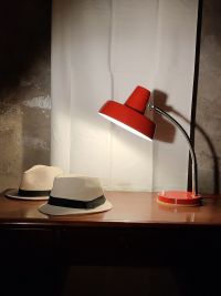 Original vintage desk lamp in bright red enamel, Hungary 1960s – miniatura 1
