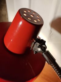 Original vintage desk lamp in bright red enamel, Hungary 1960s – miniatura 13