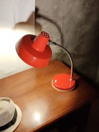 Original vintage desk lamp in bright red enamel, Hungary 1960s – miniatura 11