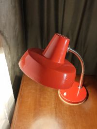 Original vintage desk lamp in bright red enamel, Hungary 1960s – miniatura 10