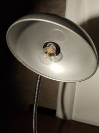 Lampada da scrivania vintage originale martellata, Ungheria anni '60 – miniatura 7