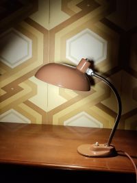 Una lampada industriale da scrivania ma di grande eleganza! – miniatura 6