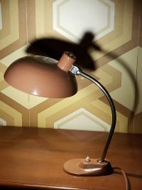 Una lampada industriale da scrivania ma di grande eleganza! – miniatura 4