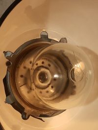 Una lampada industriale possente, ma di grande bellezza – miniatura 23