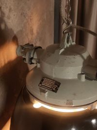 Una lampada industriale possente, ma di grande bellezza – miniatura 27