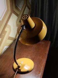 Lampada da scrivania vintage originale in smalto giallo, Ungheria anni '60 – miniatura 16
