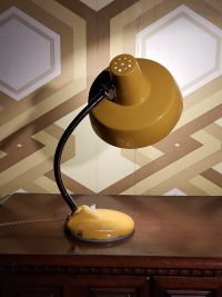 Lampada da scrivania vintage originale in smalto giallo, Ungheria anni '60 – miniatura 1
