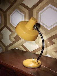 Lampada da scrivania vintage originale in smalto giallo, Ungheria anni '60 – miniatura 7