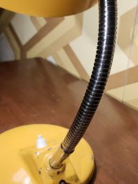 Lampada da scrivania vintage originale in smalto giallo, Ungheria anni '60 – miniatura 4