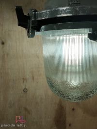 Piccole lampade industriali da parete, con vetro. – miniatura 9