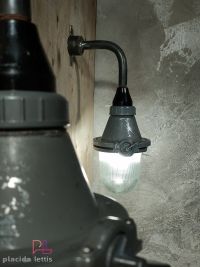 Piccole lampade industriali da parete, con vetro. – miniatura 20