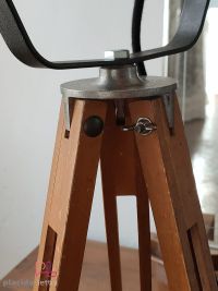 Faro industriale su treppiede, anni 60 – miniatura 7
