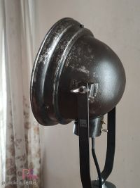 Faro industriale su treppiede, anni 60 – miniatura 17