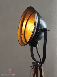 Faro industriale su treppiede, anni 60 – miniatura 20