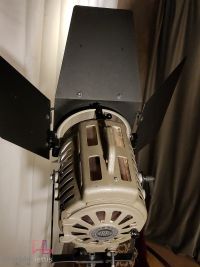 Arri, dal 1917 produttrice di luci per il cinema. Iconico, senza tempo! – miniatura 16