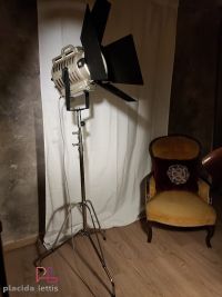 Arri, dal 1917 produttrice di luci per il cinema. Iconico, senza tempo! – miniatura 21