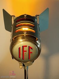 Faro da teatro vintage originale IFF azzurro e rosso con treppiede, anni '60 – miniatura 12