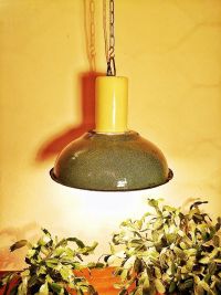 Lampada industriale anni  '60 con cupola in vetro opalino bianco – miniatura 7