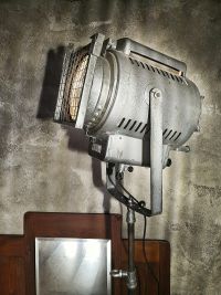 Spotlight vintage originale con lente di Fresnel convessa, URSS anni '80 – miniatura 3