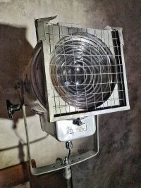 Spotlight vintage originale con lente di Fresnel convessa, URSS anni '80 – miniatura 10