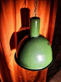 Lampada industriale anni'60 - Colore verde brillante e bianco all'interno – miniatura 3