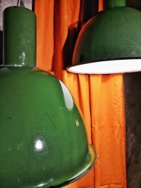 Lampada industriale anni'60 - Colore verde brillante e bianco all'interno – miniatura 11