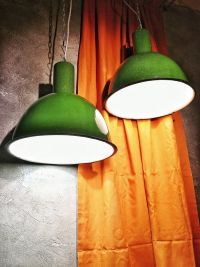 Lampada industriale anni'60 - Colore verde brillante e bianco all'interno – miniatura 10