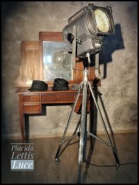 Spotlight vintage originale con lente di Fresnel convessa, URSS anni '80 – miniatura 14