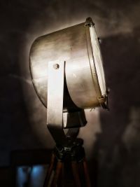 Lampada con treppiede vintage originale in metallo spazzolato, anni '80 – miniatura 6