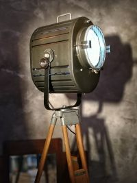 Uno spotlight davvero magnifico, prodotto negli anni '70, in ex Cecoslovacchia – miniatura 5