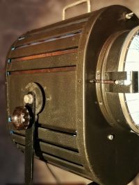 Uno spotlight davvero magnifico, prodotto negli anni '70, in ex Cecoslovacchia – miniatura 17