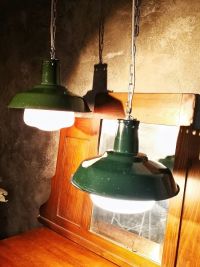 Lampada industriale con splendida boule in vetro opalino. – miniatura 9