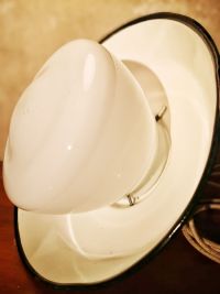 Lampada industriale con splendida boule in vetro opalino. – miniatura 14