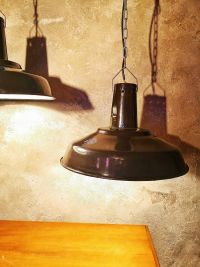 Bellissima, classica lampada industriale, colore marrone scuro. – miniatura 3