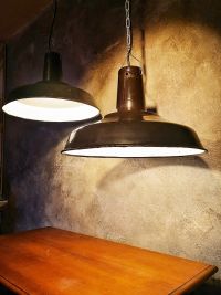 Bellissima, classica lampada industriale, colore marrone scuro. – miniatura 5