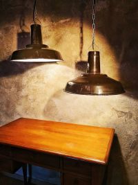 Bellissima, classica lampada industriale, colore marrone scuro. – miniatura 4