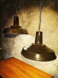 Bellissima, classica lampada industriale, colore marrone scuro. – miniatura 7