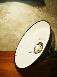 Bellissima, classica lampada industriale, colore marrone scuro. – miniatura 14