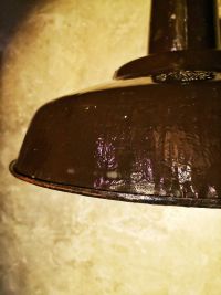 Bellissima, classica lampada industriale, colore marrone scuro. – miniatura 12