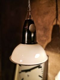 Small original vintage pendant light in white with black rim, 1970s – thumbnail 6