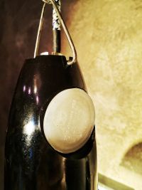 Small original vintage pendant light in white with black rim, 1970s – thumbnail 5