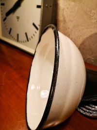 Small original vintage pendant light in white with black rim, 1970s – thumbnail 9