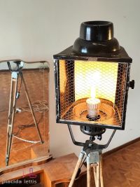 Faro da teatro vintage originale nero, parabola smaltata bianca, Bulgaria – miniatura 12
