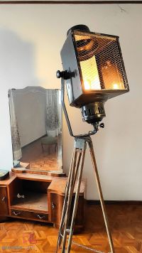Faro da teatro vintage originale nero, parabola smaltata bianca, Bulgaria – miniatura 6