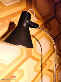 Una luce da lettura industriale, su solido treppiede – miniatura 9